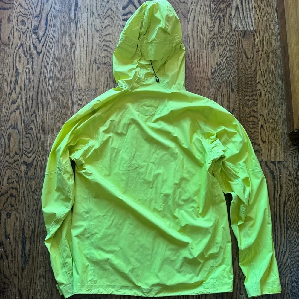 Patagonia Torrentshell Yellow RainJacket - Picture 2 of 6